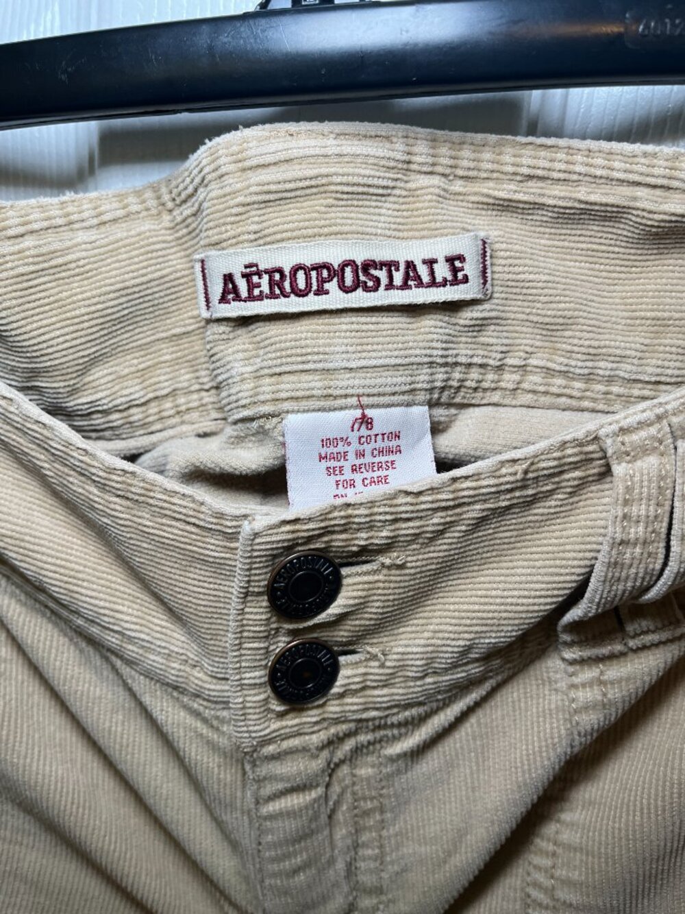 Aeropostale Size 7/8 Tan Corduroy Shorts - Picture 3 of 3